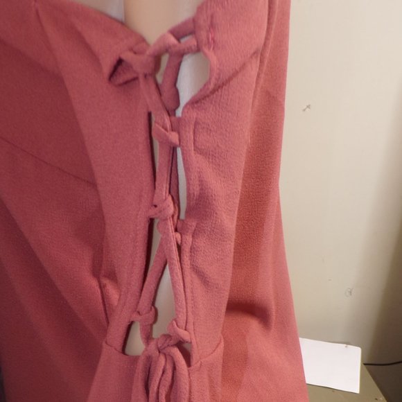 Salmon Color Deep -V Blouse (L) - Picture 12 of 12